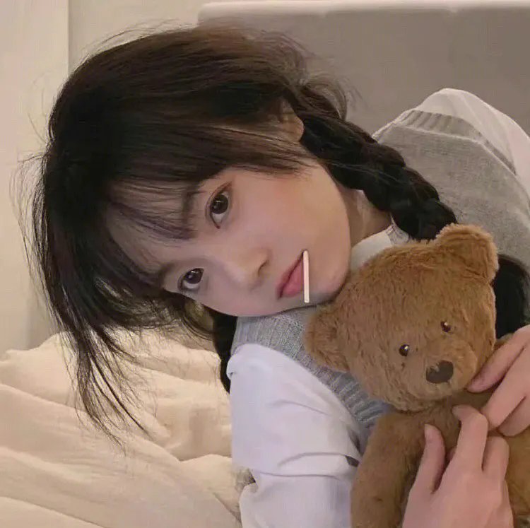 黑衣女孩